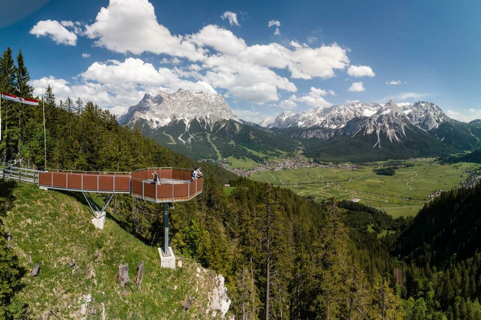 Tuftl Alm Aussichtsplattform | © OostenrijkTV