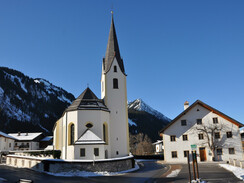 Pfarrkirche Bichlbach mit Zunfthaus
