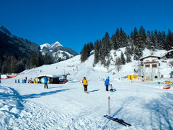 Skischule-Sammelplatz am Sonnenbichllift