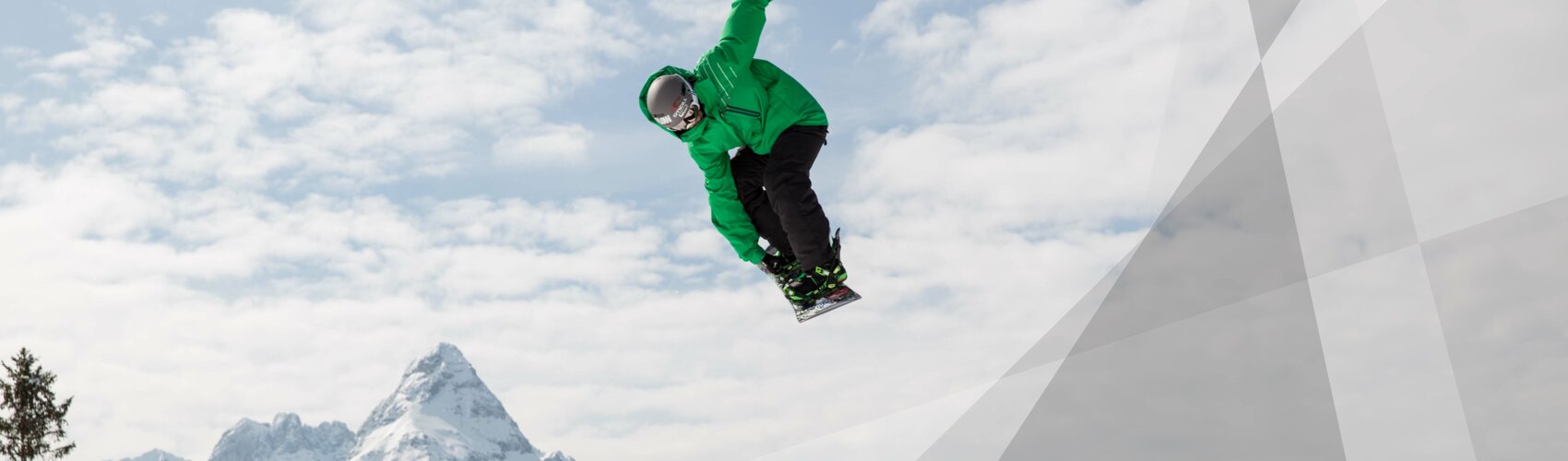 Snowboarder in Pipe | © Tiroler Zugspitz Arena | Wettersteinbahnen