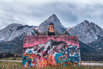 Sani Kneitinger: Eine junge Frau und die Berge | © Sani Kneitinger