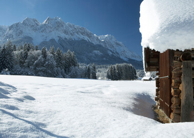 Winterpanorama mit Blick auf die Zugspitze | Grainau | © Gilsdorf